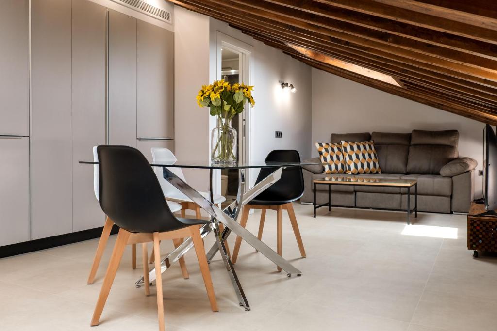 INMálaga Penthouse Santos Suites