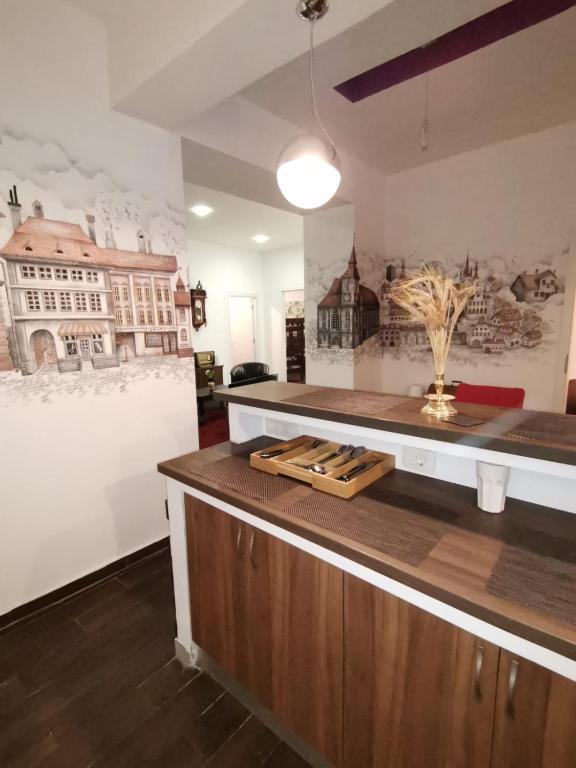 Kuchyň nebo kuchyňský kout v ubytování Vintage Downtown Hostel