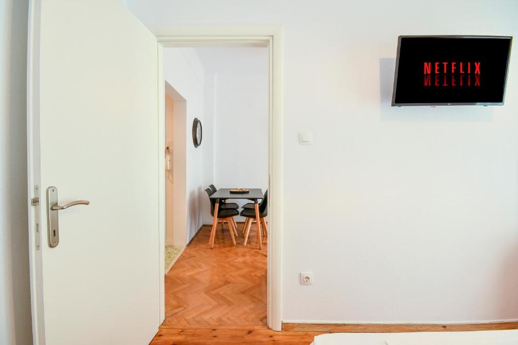 Thessaloniki Center Comfortable Apartment - 8