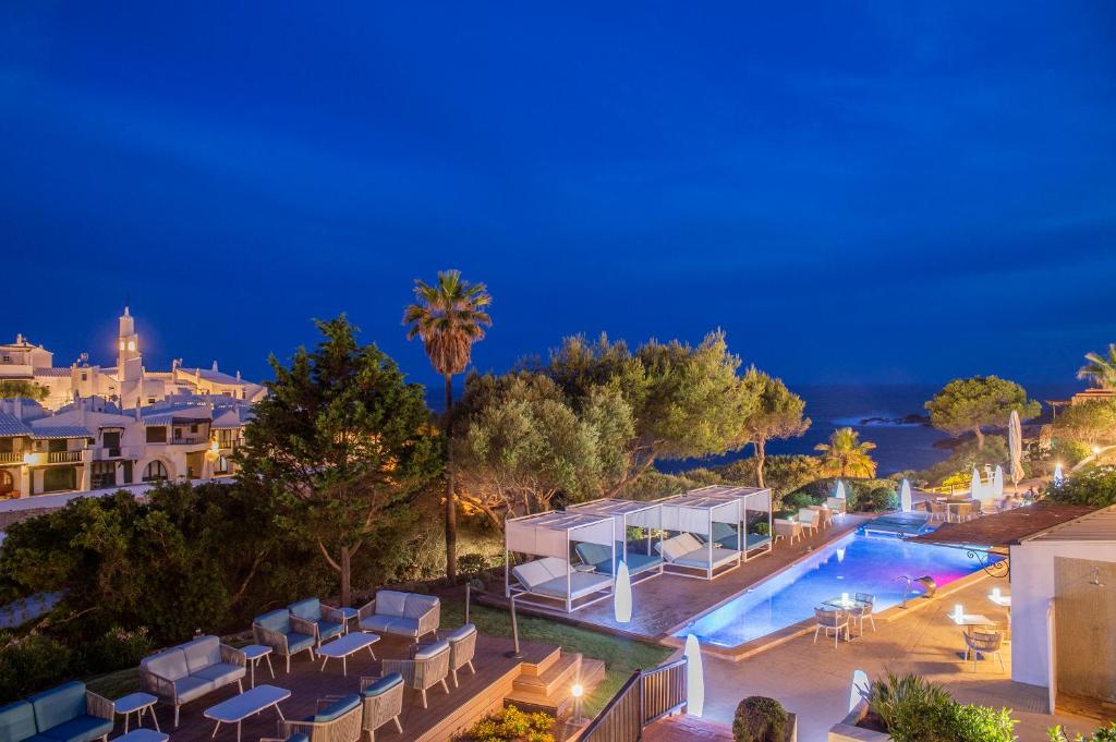 Bazén v ubytovaní Hotel Menorca Binibeca - Adults Recommended - by Pierre & Vacances Premium alebo v jeho blízkosti