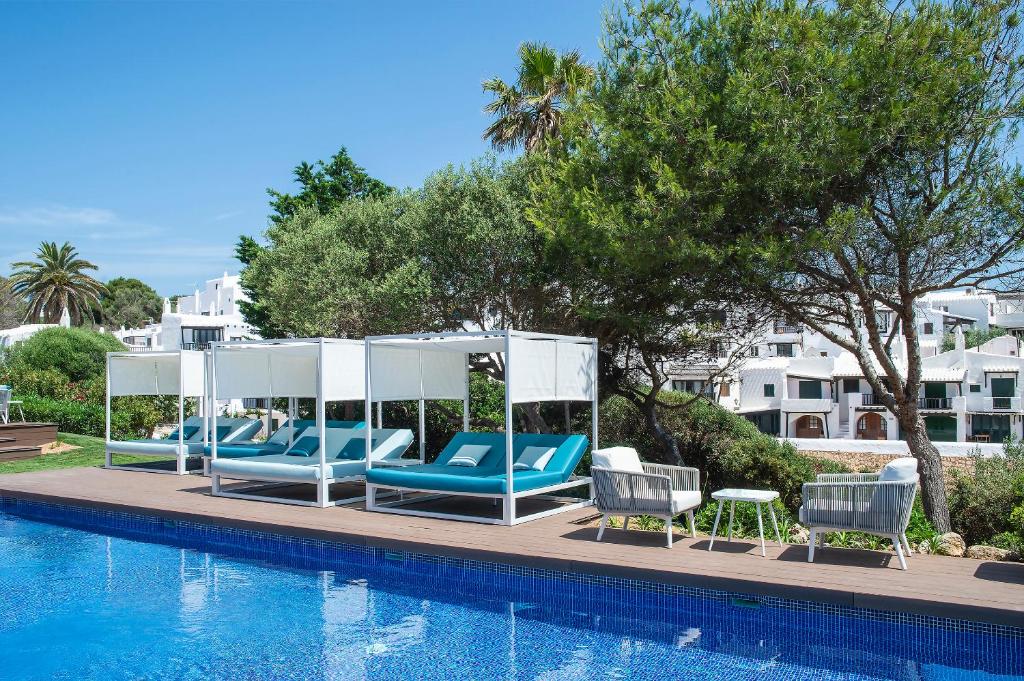 Bazén v ubytovaní Hotel Menorca Binibeca - Adults Recommended - by Pierre & Vacances Premium alebo v jeho blízkosti