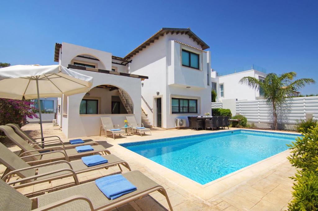 Piscina a Villa Greko o a prop