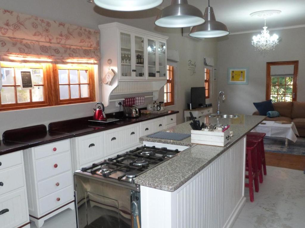 Hannah's Haven - Three-Bedroom House