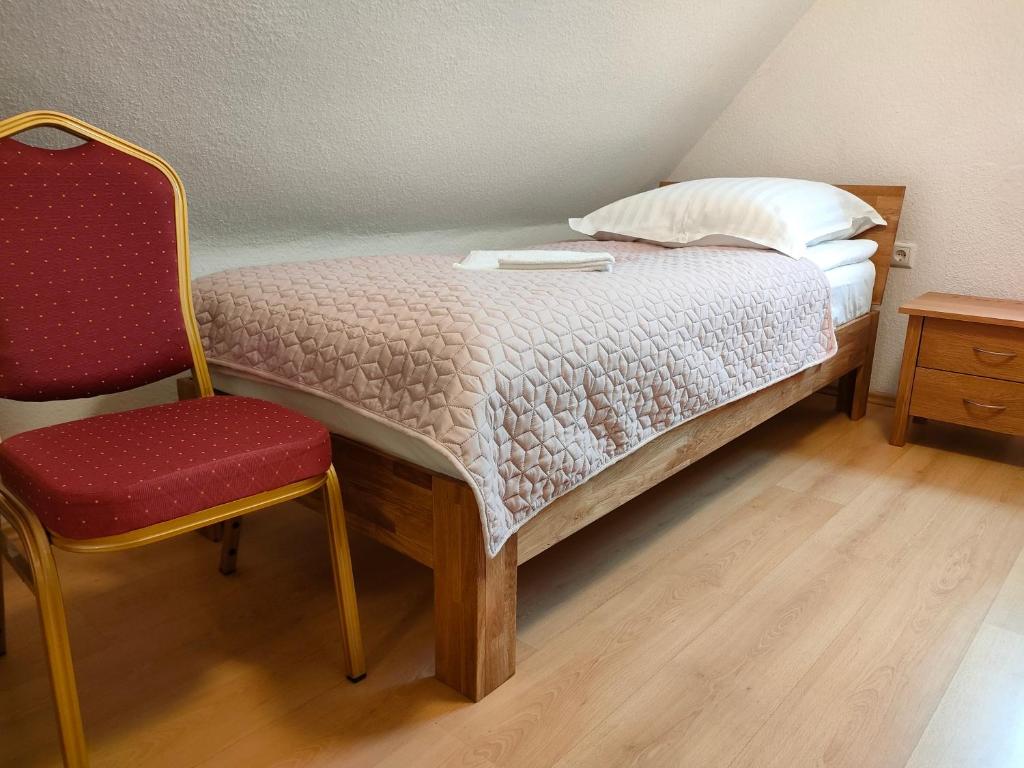 AM BERG Hotel-Restaurant - Standard Single Room With Mountain View