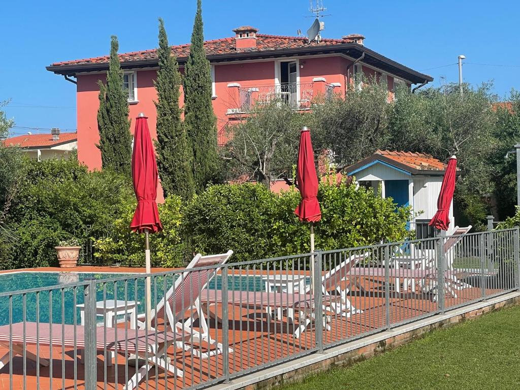 Bazén v ubytování In Versilia nebo v jeho okolí