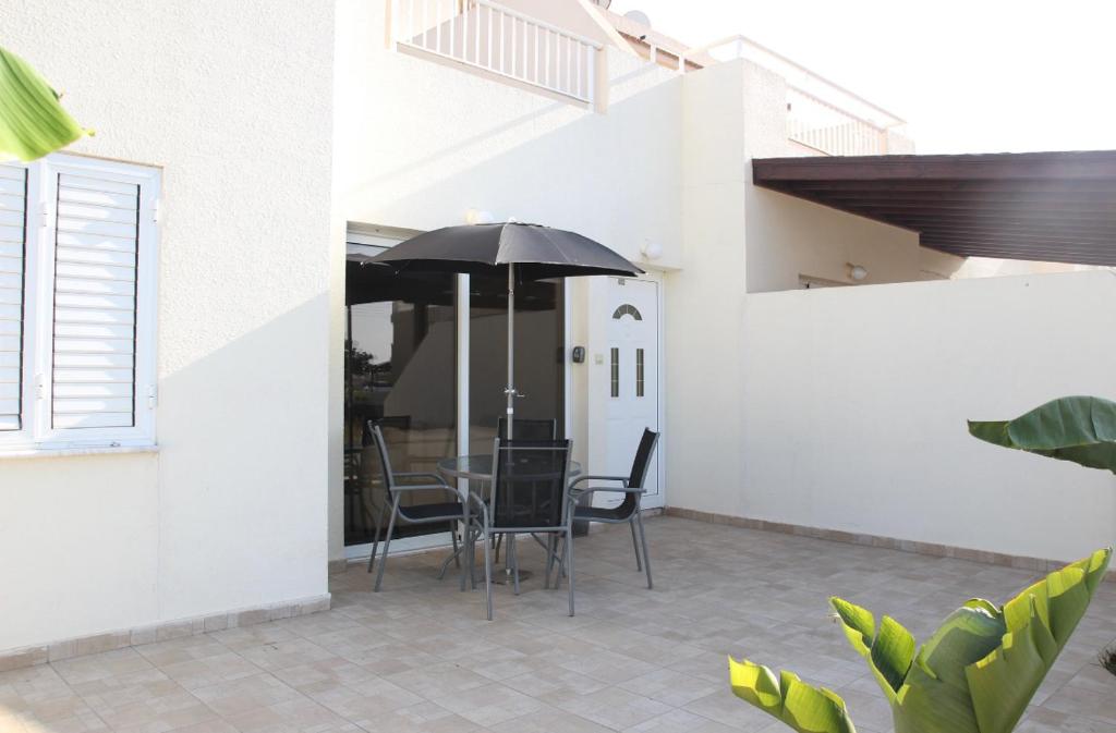 Gallery image of Lovely 2 bedroom ground floor apartment in Paralimni