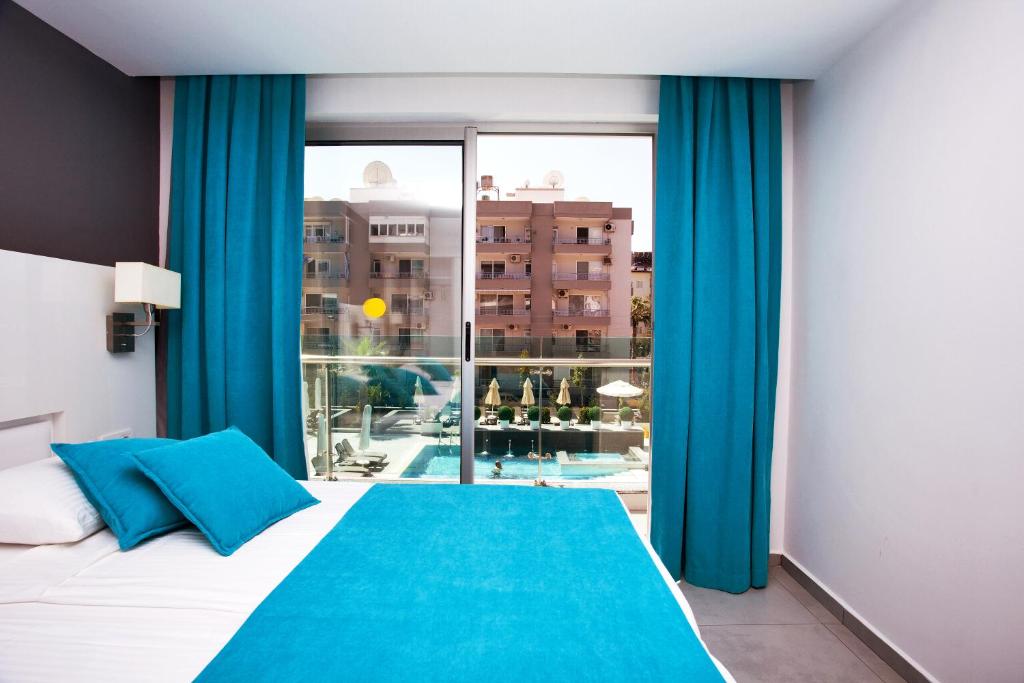 Green Garden Suites Hotel - 9