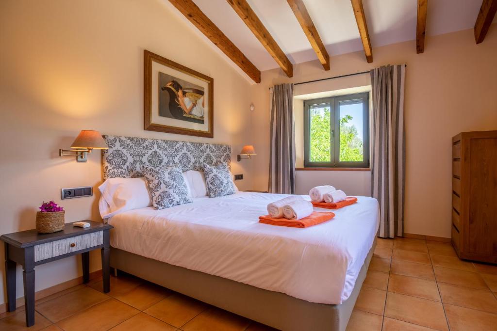 A bed or beds in a room at Selva - 38903 Mallorca