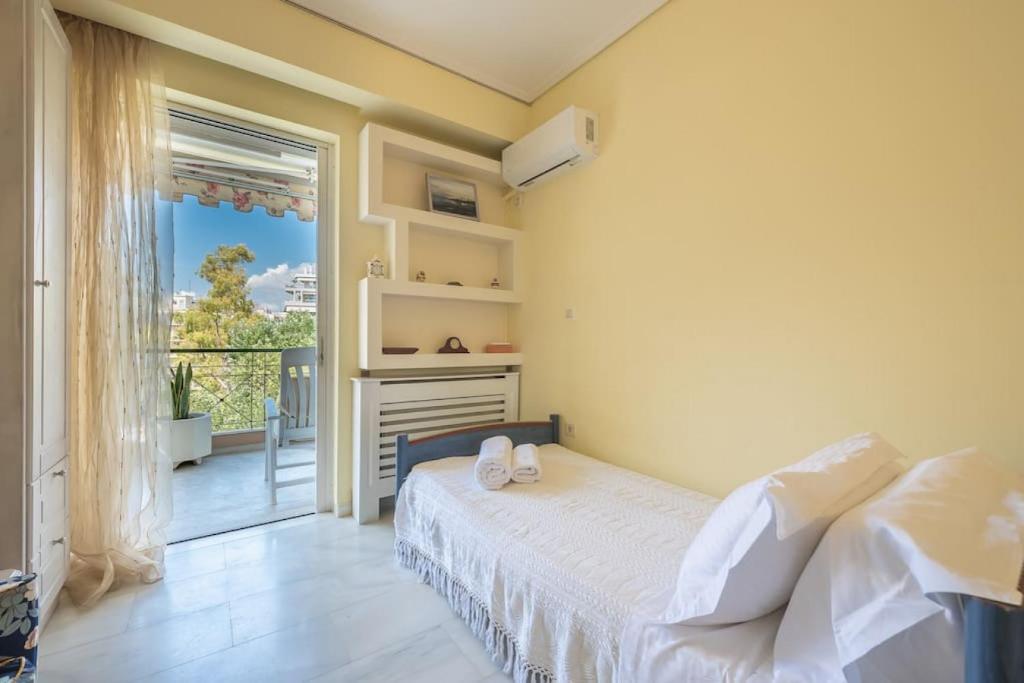 Posteľ alebo postele v izbe v ubytovaní Central 3BR Apartment Next to Panormou Metro!