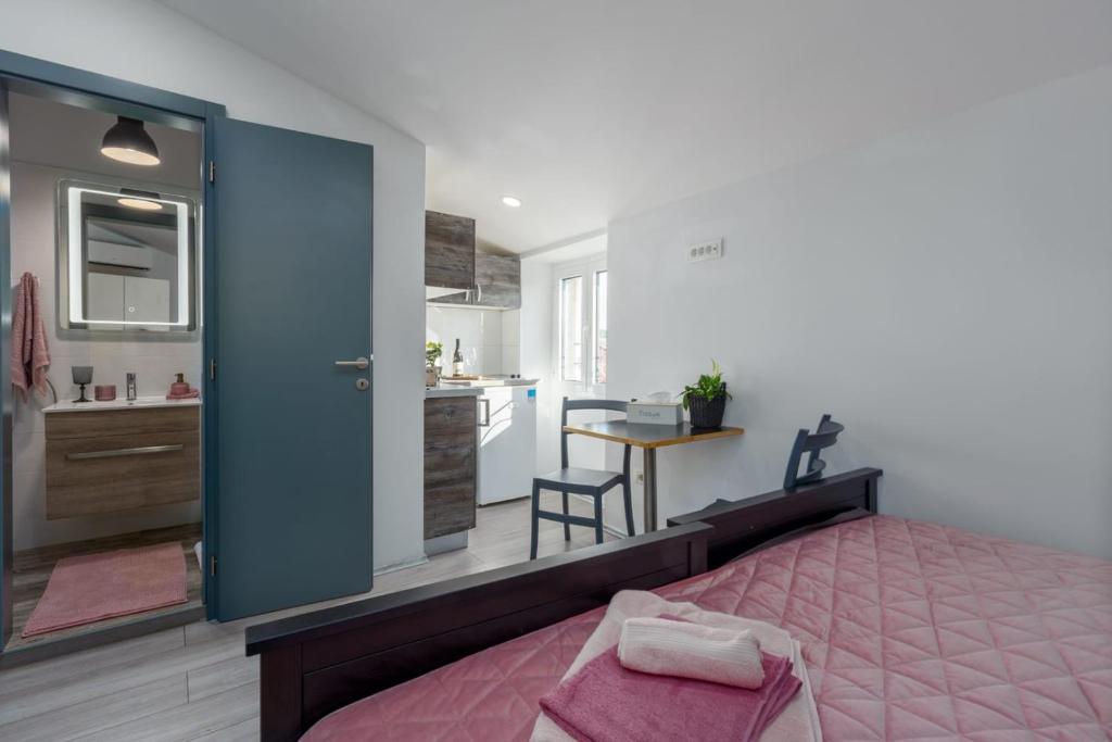 Rovinj old town stylish studio