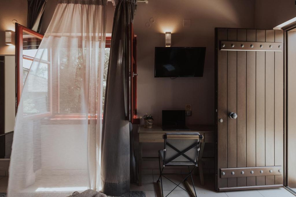 Rouista Tzoumerka Resort - Standaard Familiekamer