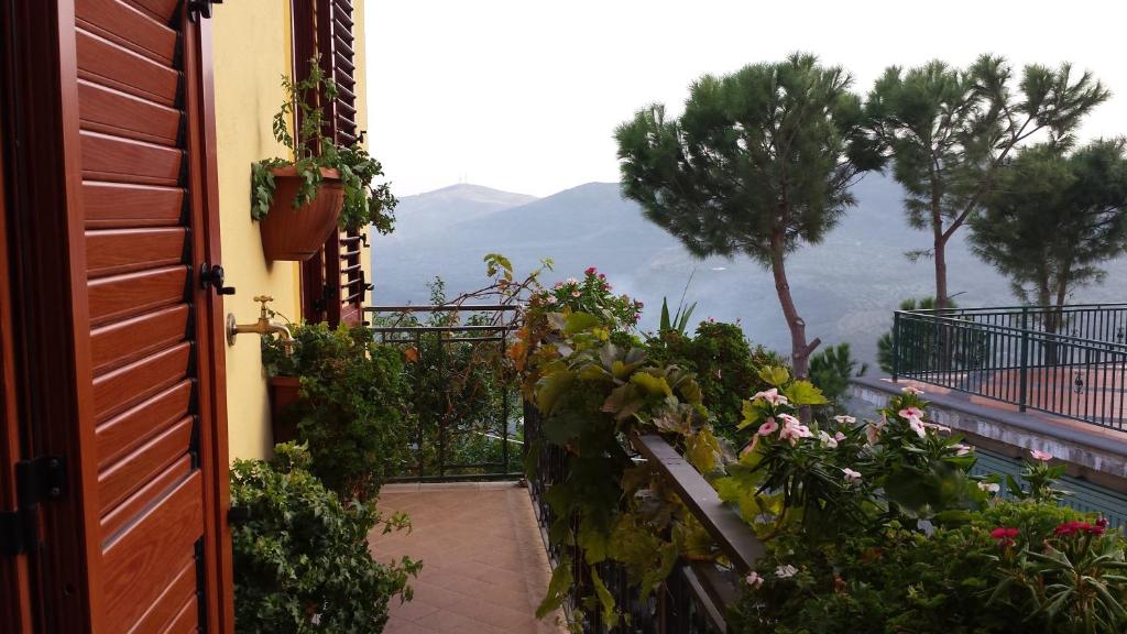 Nespecifikovaný výhled na hory nebo výhled na hory při pohledu z bed and breakfast