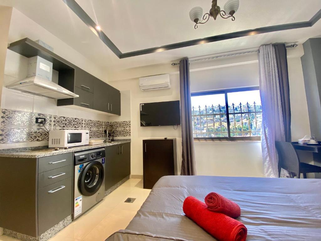 Kuchyň nebo kuchyňský kout v ubytování Villa Mira GuestHouse 2 - Downtown Central Amman - AL DIYRIH
