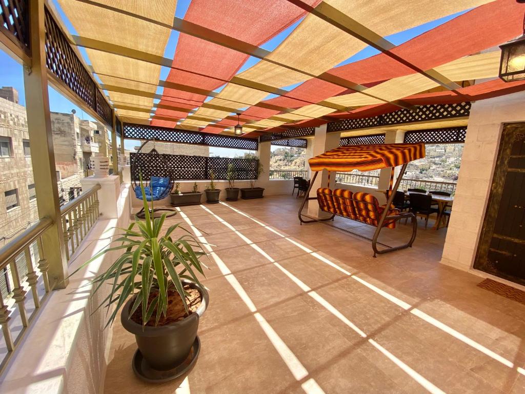 Restaurace v ubytování Villa Mira GuestHouse 2 - Downtown Central Amman - AL DIYRIH