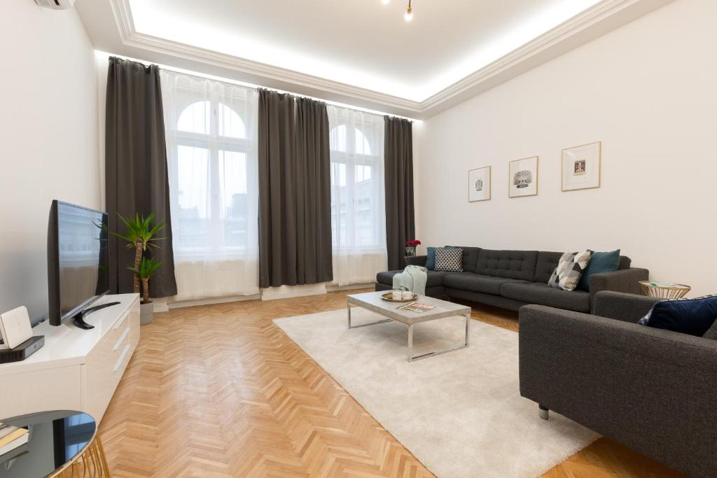 Space and Style in The Heart Of Budapest w 2BR&2BT 1068 Budapest, 54 Király utca kép - 1