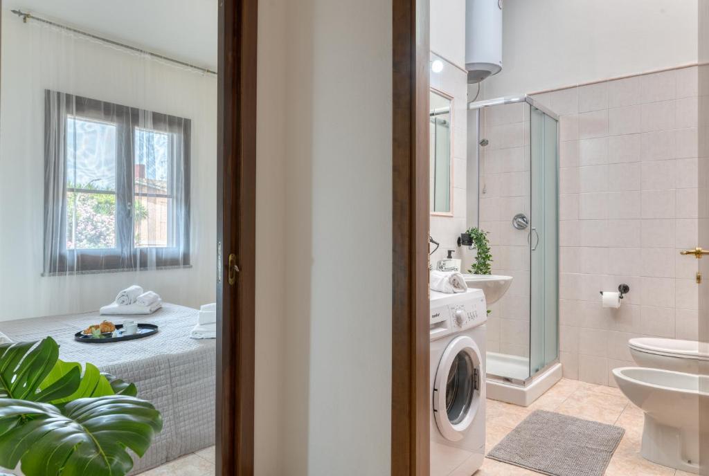 IzzHome Escape 2 - One-Bedroom Apartment