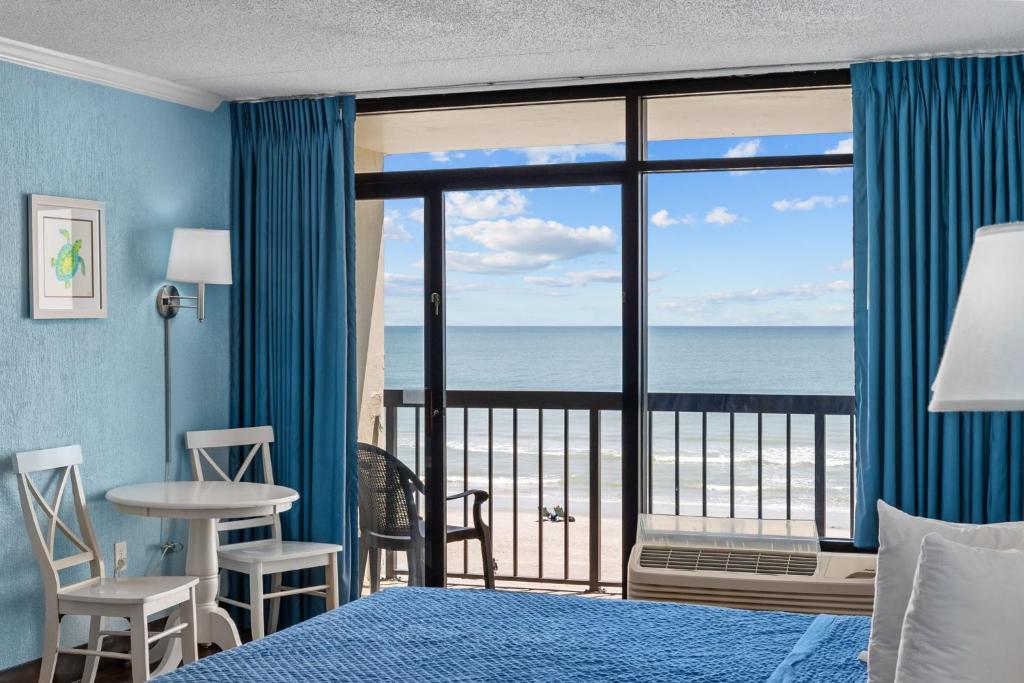 North Shore Oceanfront Resort Hotel photo
