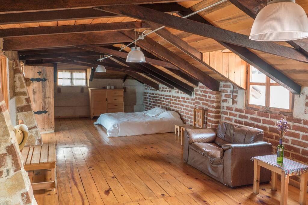 Private Wooden Flat, Central San Cristobal!