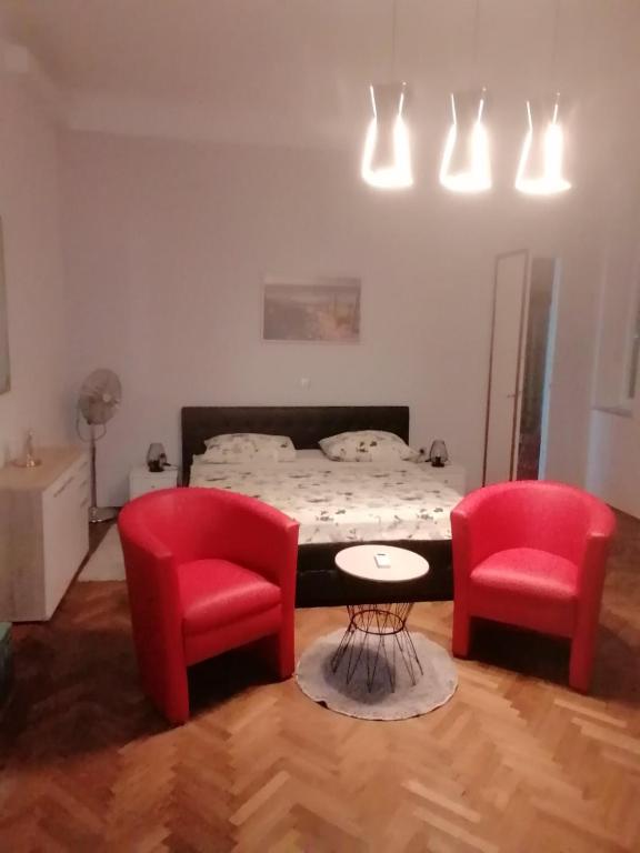 Zdjęcie z galerii obiektu Villa Pelda Apartment, sea view, parking, pet friendly w mieście Opatija