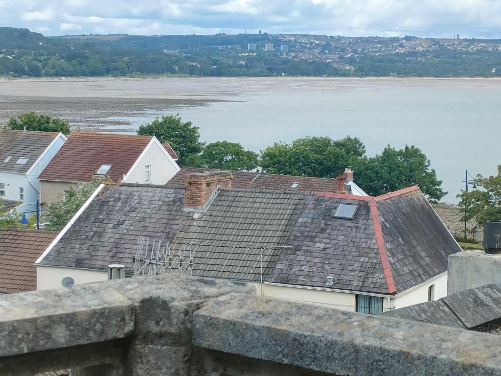 Fishermen's cottage with log burner, 2 bathrooms & sea views from garden terraces a vista de pájaro