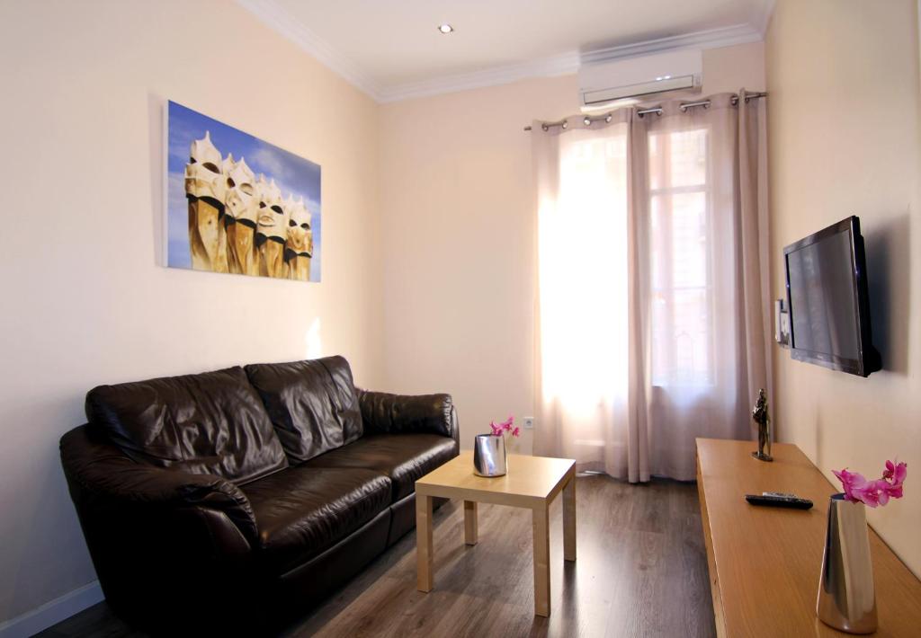 ClassBedroom Eixample Free Apartments - Three-Bedroom Apartment - Calle Corsega 211