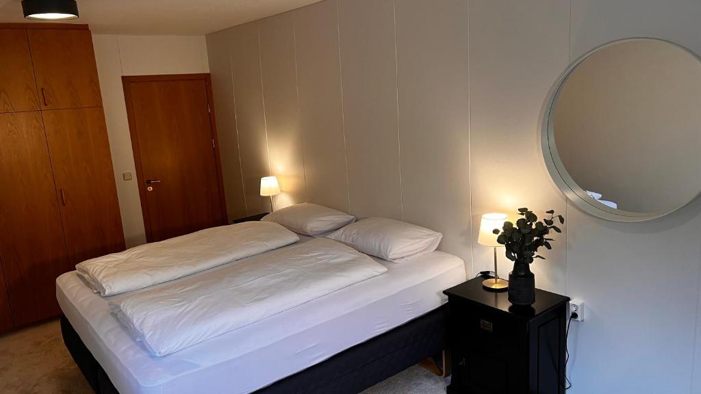 Postel nebo postele na pokoji v ubytování Westfjords - Rooms