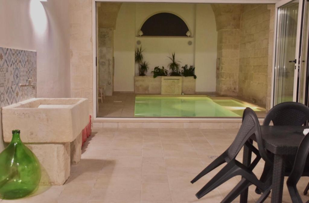 Bazén v ubytování LeVolte luxury suite&spa nebo v jeho okolí