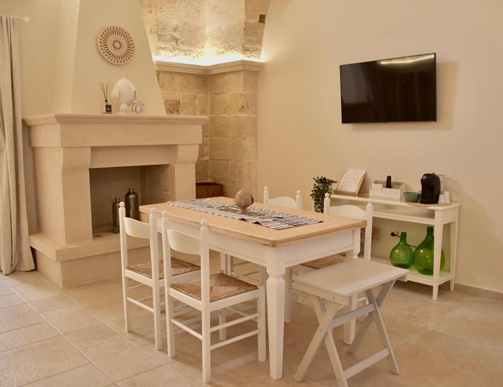 TV a/nebo společenská místnost v ubytování LeVolte luxury suite&spa