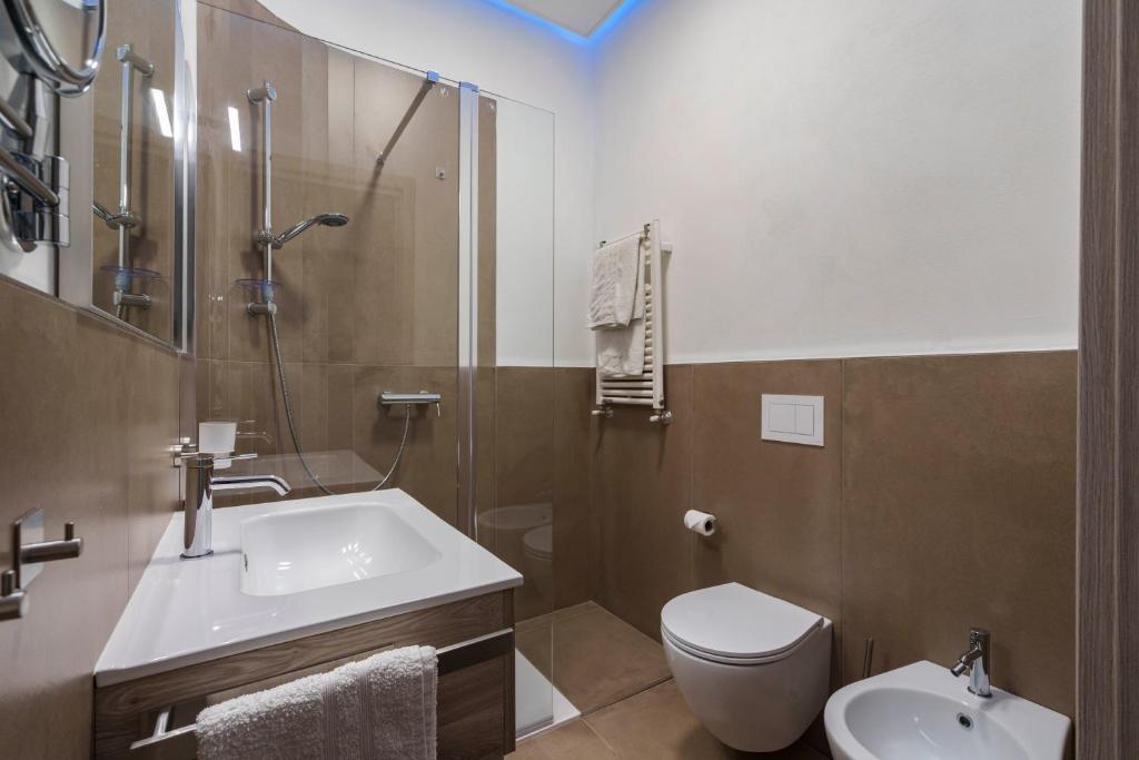 A bathroom at Lake Apartment Primea