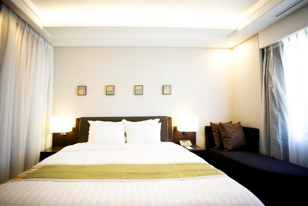 Seoul Garden Hotel - Standard Double Room With Bath
