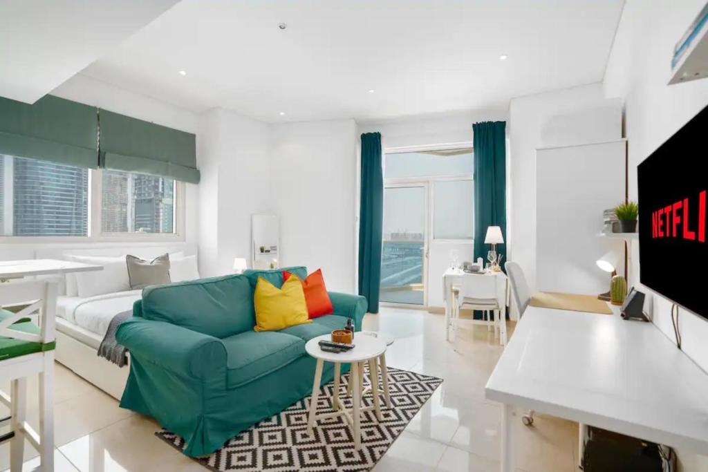Chic Studio Apartment in Yacht Bay Dubai Marina