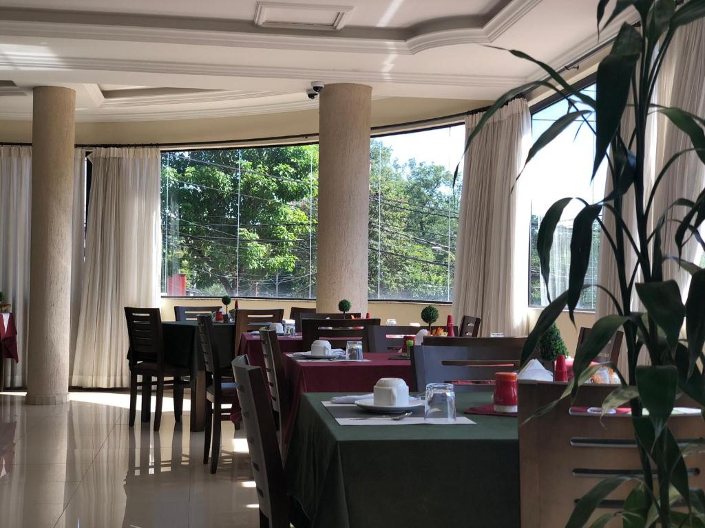 Restaurace v ubytování Hotel del Parque