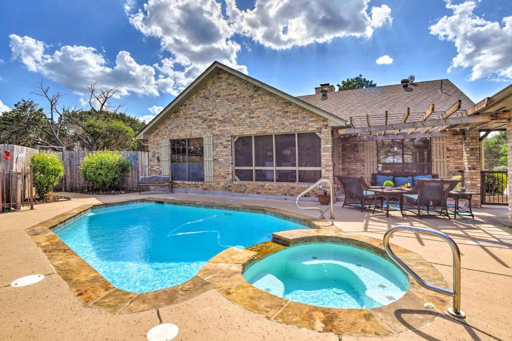 The swimming pool at or close to Lake Palo Pinto Retreat Dock and Private Pool!
