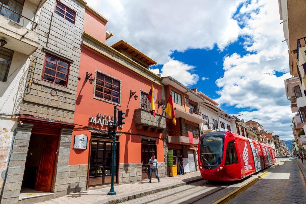 Gallery image of Hotel Majestic 2 by Bustamante Hotels in Cuenca