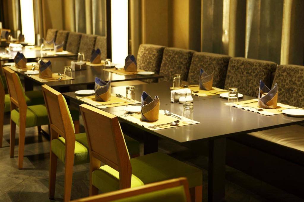 Restaurace v ubytování Ginger Kochi MG Road