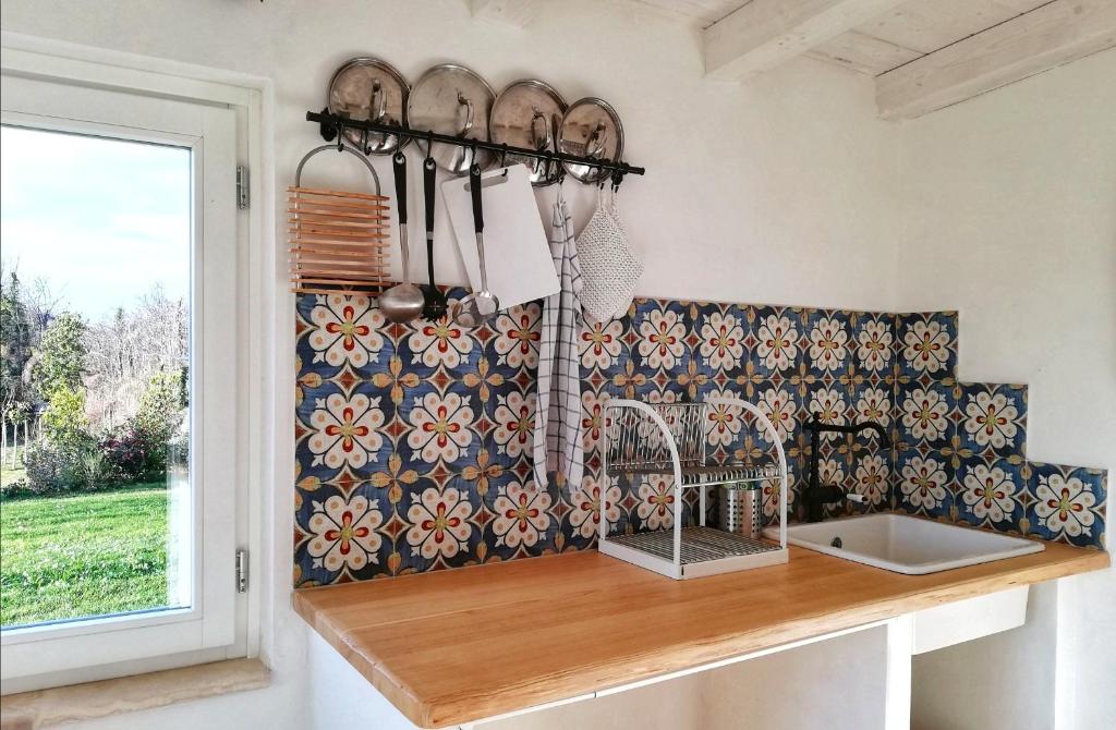A kitchen or kitchenette at La mia Casa nelle Marche
