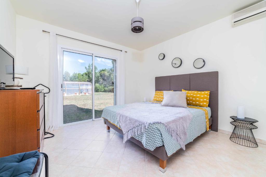 Villa located between Cannes and SaintTropez photo photo 2