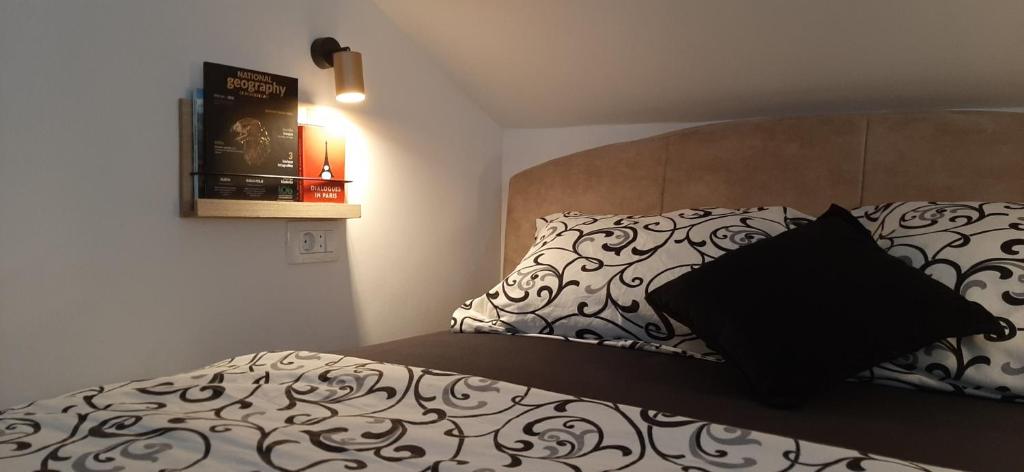 Postel nebo postele na pokoji v ubytování Ric Apartment Budva