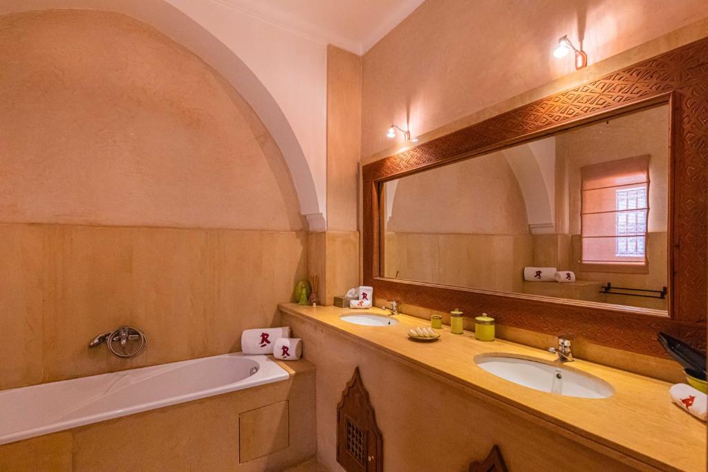 Koupelna v ubytování Riad Il Parco dei Principi