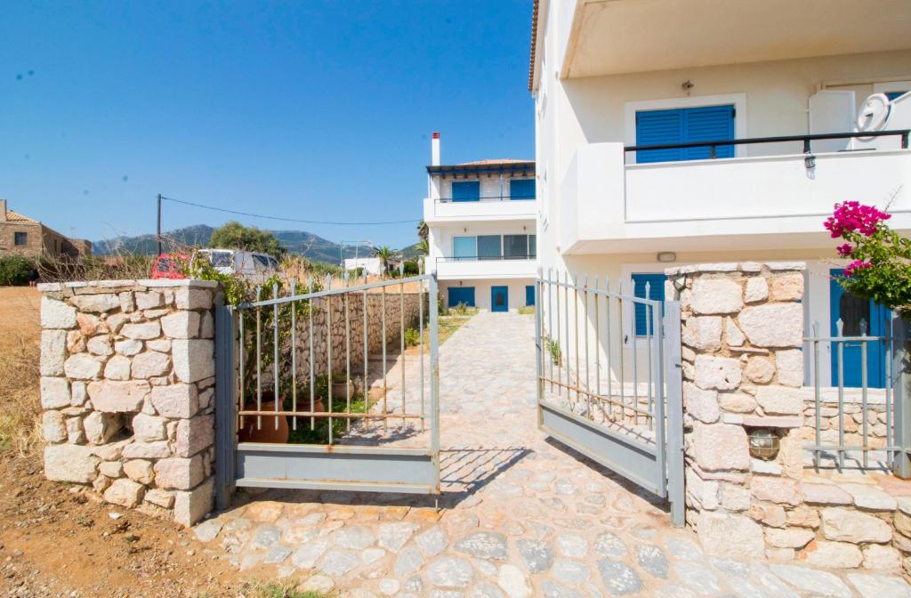 A balcony or terrace at Laconian Collection ''Le Bleu Infini''