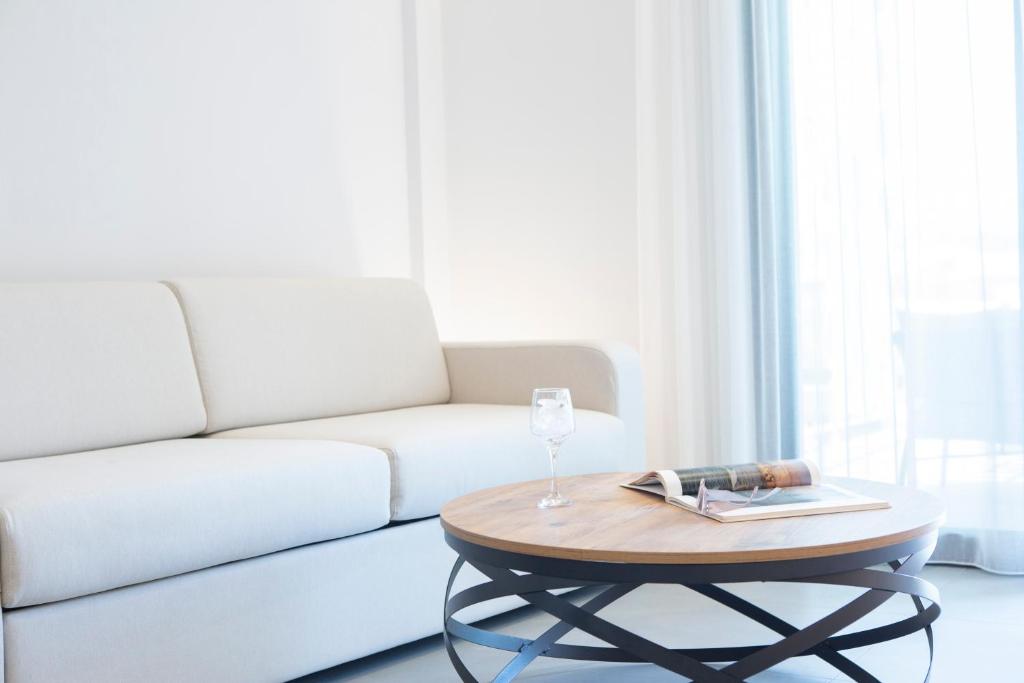 Posezení v ubytování Elianthi Luxury Apartments