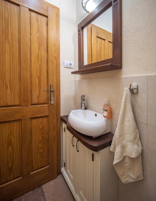 Koupelna v ubytování Villa on Biševo - transfer and car included, 5 min to the sea