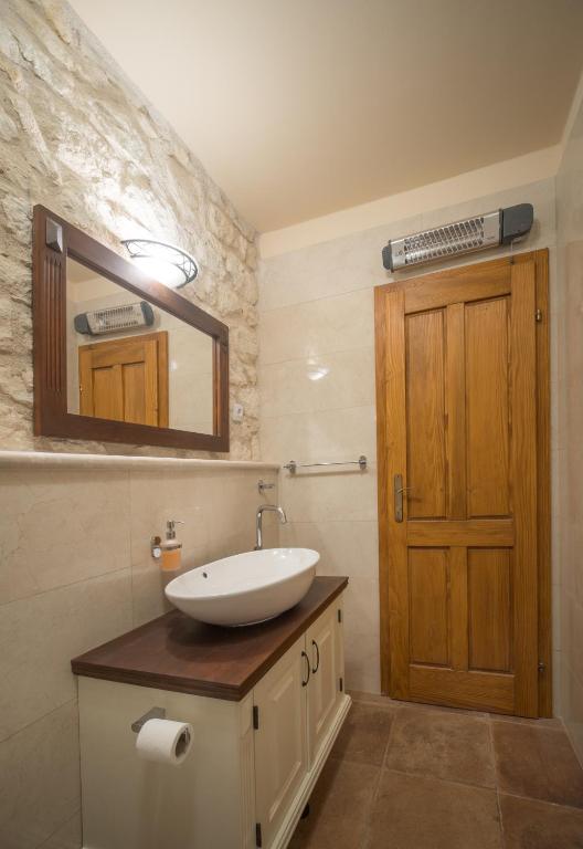 Koupelna v ubytování Villa on Biševo - transfer and car included, 5 min to the sea