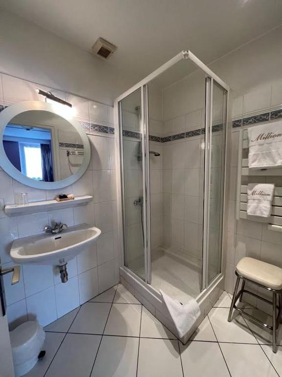 Koupelna v ubytování Hotel Million