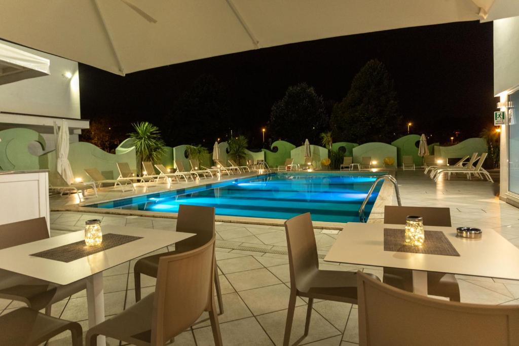 Nero D'Avorio Apartments - Resim 25