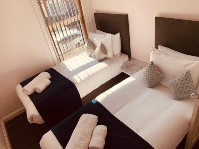 3 Bed house for contractors & visitors to Coventry - Housity