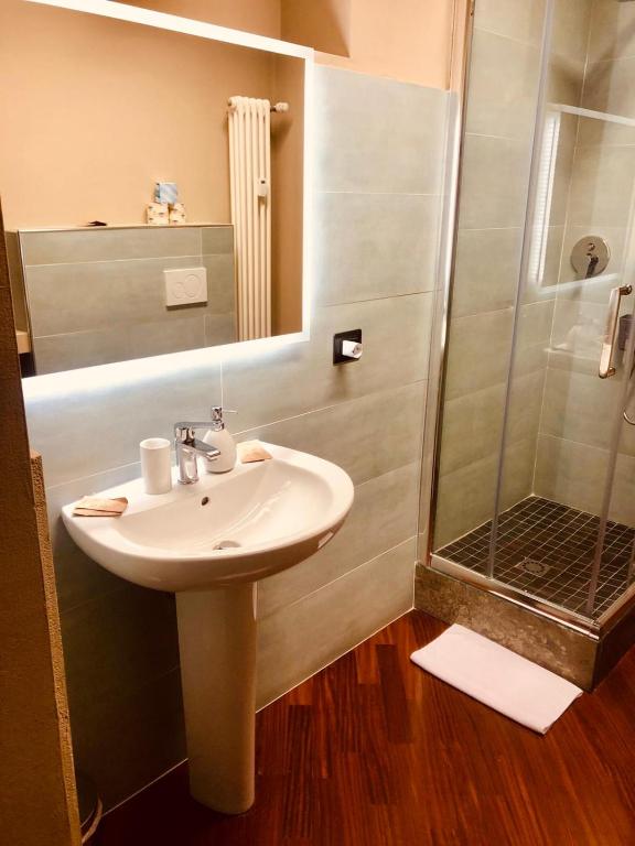 B&B Piazza Duomo al 55 - Tweepersoonskamer Met Eigen Badkamer