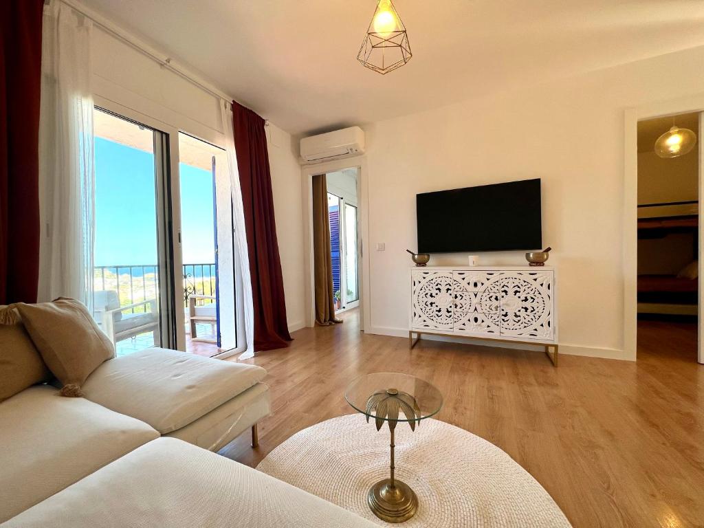 TV a/nebo společenská místnost v ubytování ZEN Apartment sea views