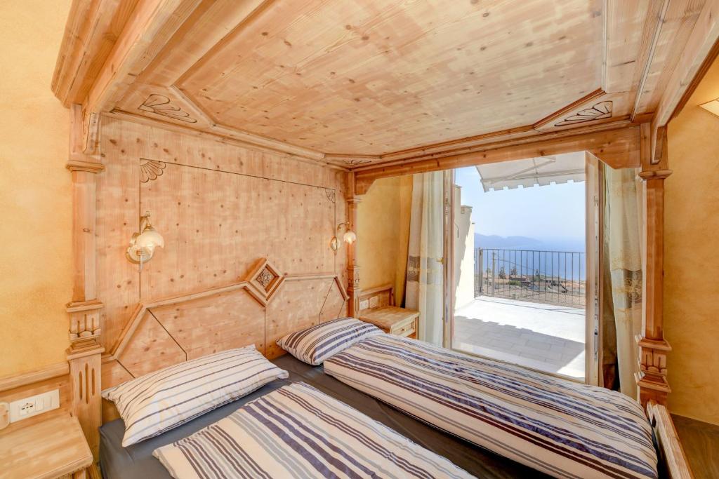 A bed or beds in a room at Regina