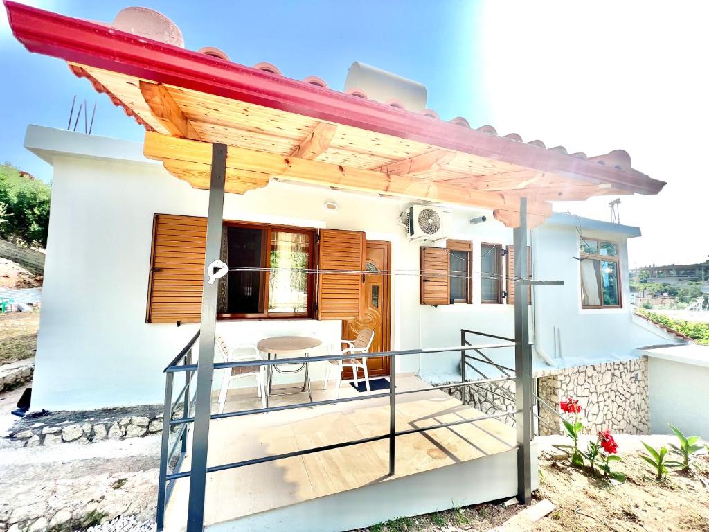 Coral Guesthouse Sarandë - Image 4